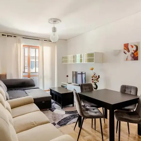 With Two Bedrooms Padwa