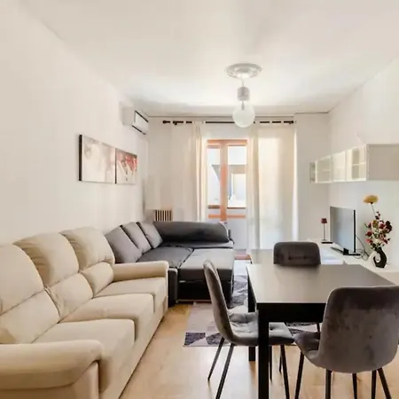 With Two Bedrooms Apartament